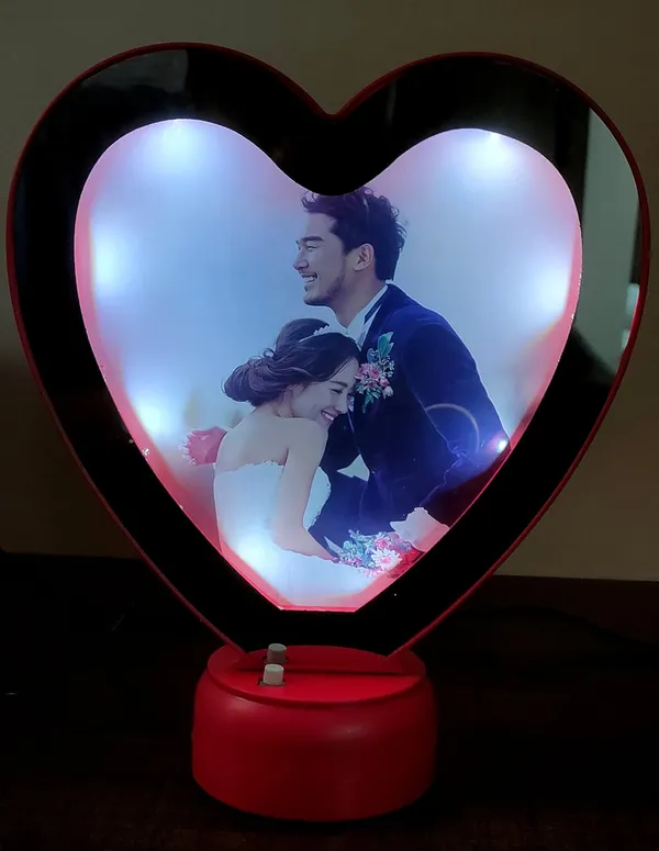 Red_Plastic_Personalized_Customize_Magic_Mirror_Cum_Photo_Heart_Shape_Tabletop_Frame_With_Led_Light