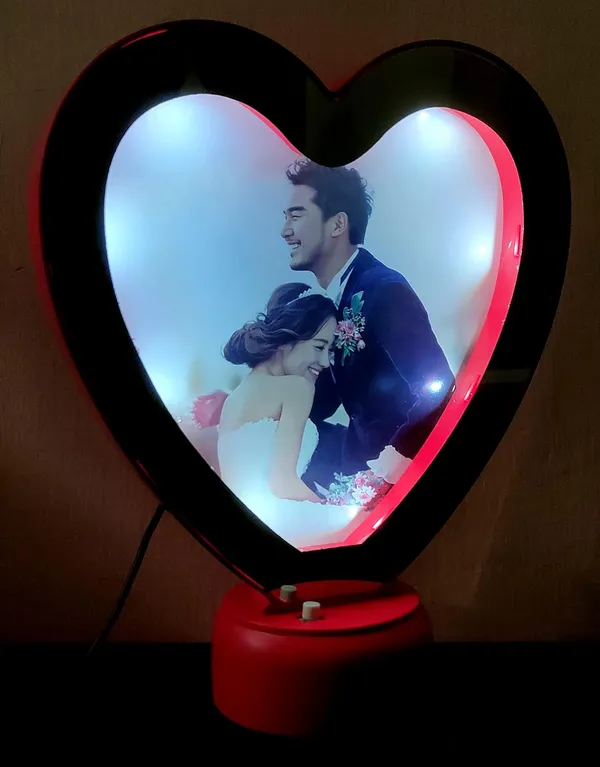 Red_Plastic_Personalized_Customize_Magic_Mirror_Cum_Photo_Heart_Shape_Tabletop_Frame_With_Led_Light