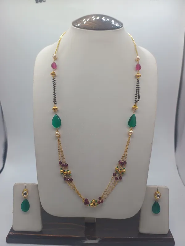 Gold_Delicate_Mangalsutra_Dokiya_For_Women