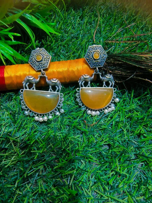 Rajwadi_Earrings_in_Silver_plated_brass_base