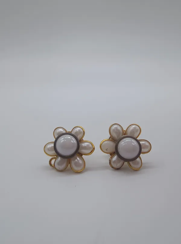 White_Premium_Pearls_Pendant_&_Tops_For_Women