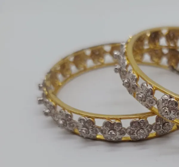 Gold_Premium_Stone_Bangles_For_Women