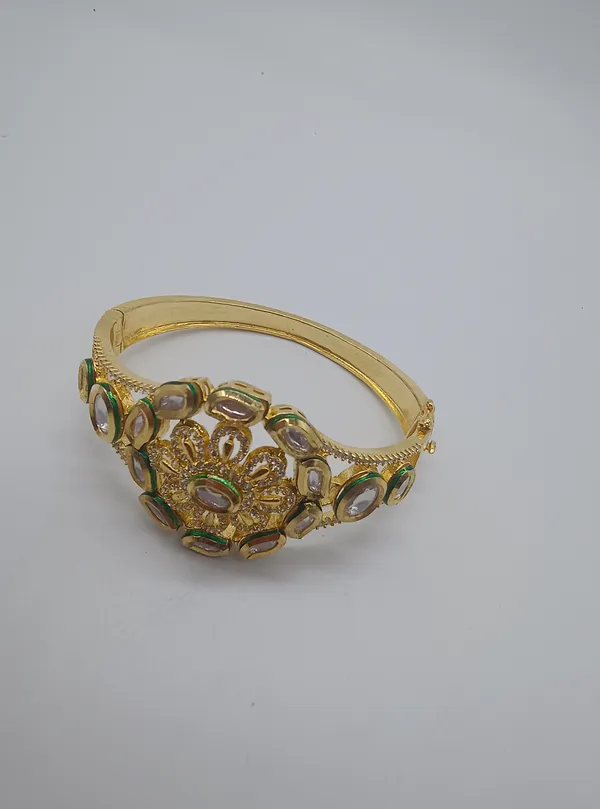 Gold_Premium_Stone_Bracelet_For_Women