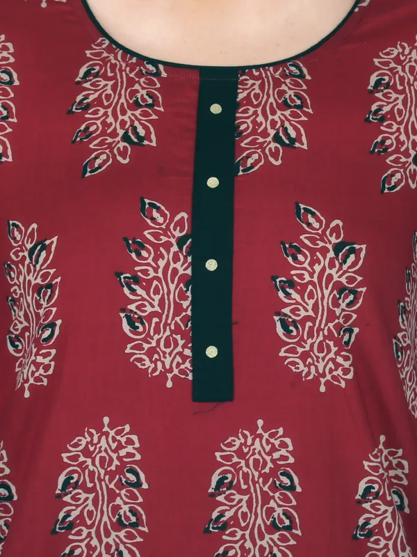 Red_Motif_Printed_Pure_Cotton_Straight_Kurta