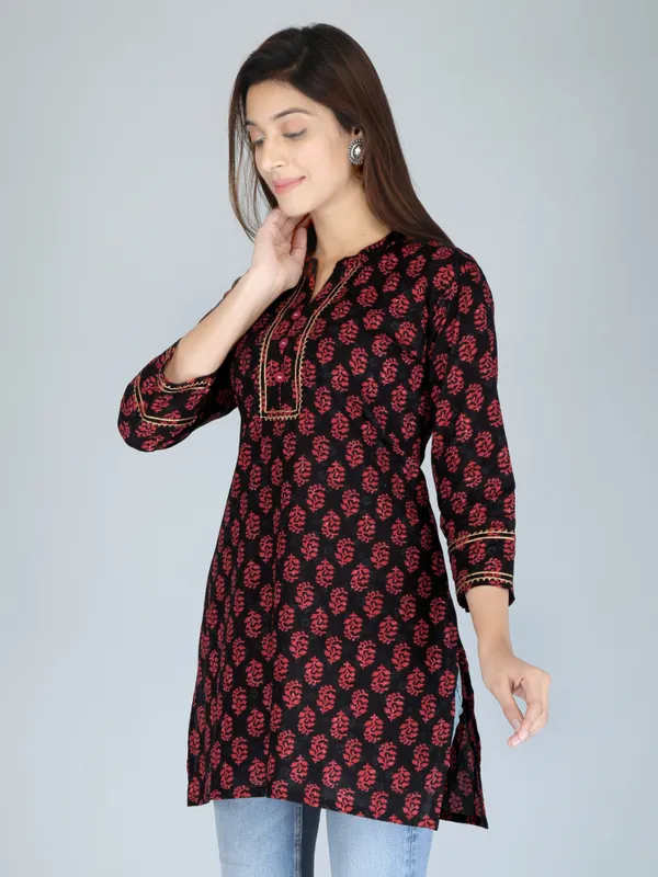Maroon_Ethnic_Motif_Printed_Pure_Cotton_Short_Kurta