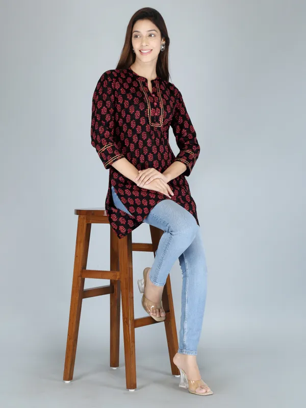 Maroon_Ethnic_Motif_Printed_Pure_Cotton_Short_Kurta
