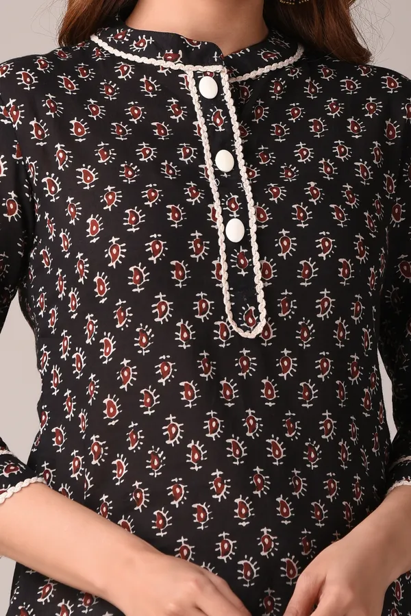 Black_Cotton_Paisley_Print_Straight_Kurta