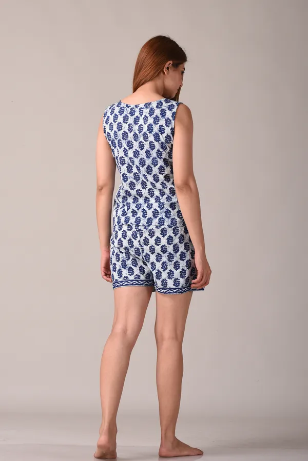 Indigo_Paisley_Printed_Pure_Cotton_Nightsuit_and_Loungewear_(Top_&_Shorts_Set)