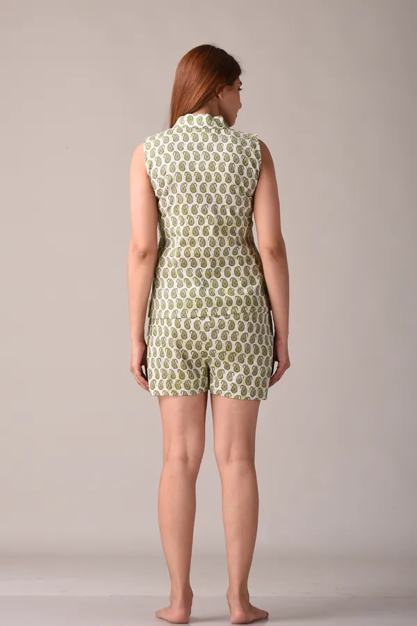 Olive_Paisley_Printed_Pure_Cotton_Nightsuit_and_Loungewear_(Top_&_Shorts_Set)