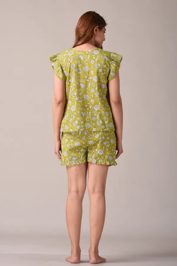 Olive_Floral_Printed_Pure_Cotton_Nightsuit_and_Loungewear_(Top_&_Shorts_Set)