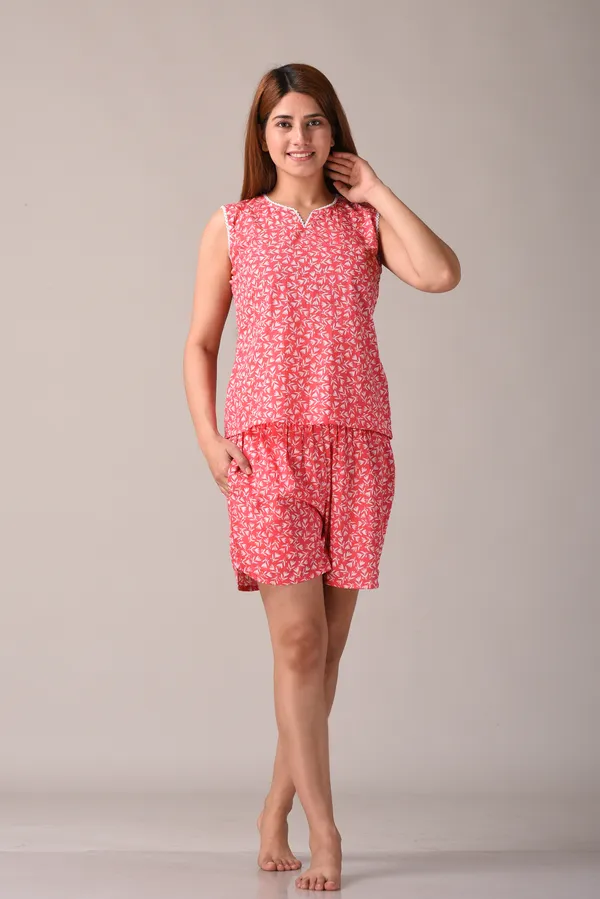 Pink_Paisley_Printed_Pure_Cotton_Nightsuit_and_Loungewear_(Top_&_Shorts_Set)