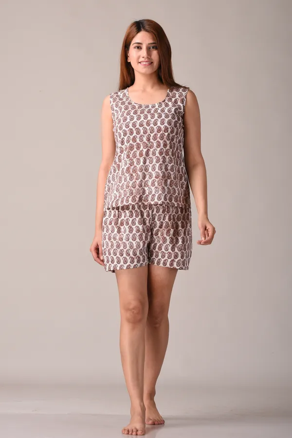 Brown_Paisley_Printed_Pure_Cotton_Nightsuit_and_Loungewear_(Top_&_Shorts_Set)
