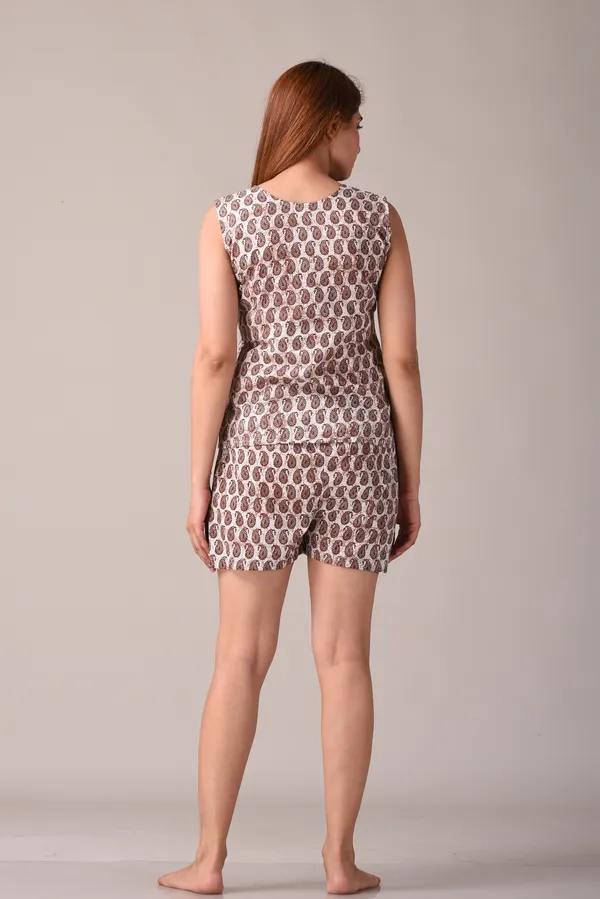 Brown_Paisley_Printed_Pure_Cotton_Nightsuit_and_Loungewear_(Top_&_Shorts_Set)