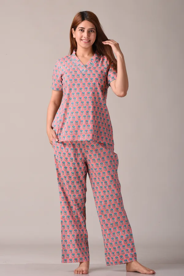 Pink_Paisley_Printed_Pure_Cotton_Nightsuit_and_Loungewear_(Top_&_Pyajama_Set)
