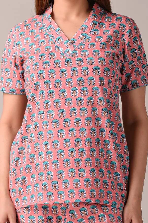 Pink_Paisley_Printed_Pure_Cotton_Nightsuit_and_Loungewear_(Top_&_Pyajama_Set)