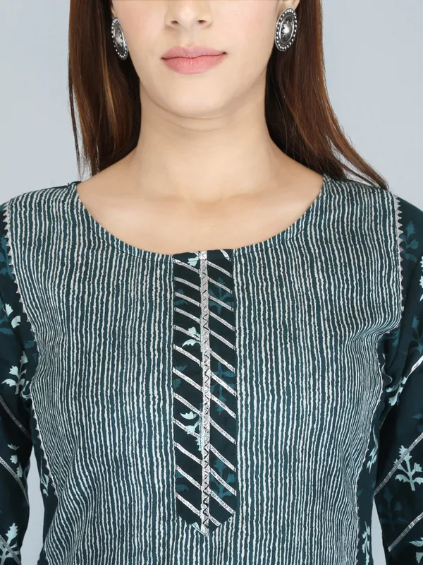 Bottle_Green_Ethnic_Motif_Printed_Pure_Cotton_A-Line_Kurta