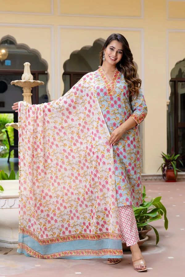 https://cdn-image.blitzshopdeck.in/ShopdeckCatalogue/tr:f-webp,w-600,fo-auto/6645dc7002d8dc3ec188ae17/media/Pink_Grey_Premium_Kurta_Set_For_Women_H5VR3IF7J8_2024-07-05_1.JPG__aaysa