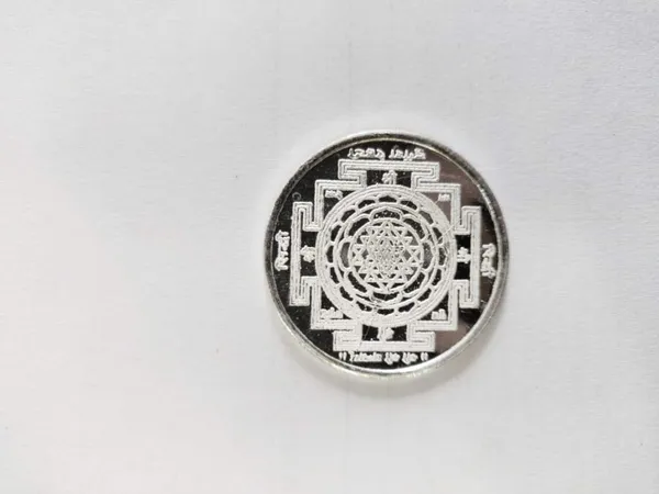 Silver_Dhanteras_Diwali_999_Coins,_5_Gm_Coin_Sikka_With_Box_And_Certificate_(5_Gm)