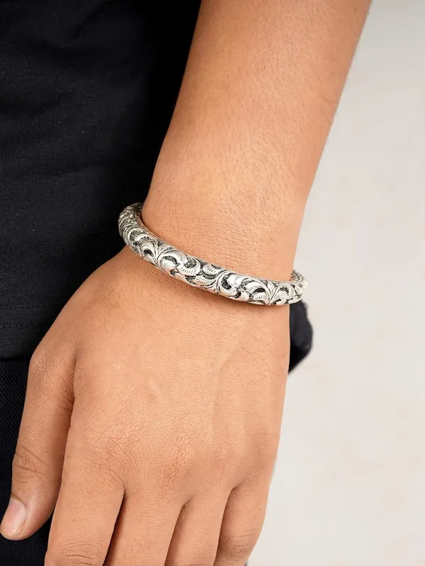 Silver_925_Pure_Chandi_Oxidized_Hollow_Tribal/Nakkashi_Kada_Bangle_Kangan_For_Men_And_Boys_With_925_Hallmark_(36_Gm)_(Style1)