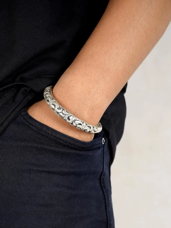 Silver_925_Pure_Chandi_Oxidized_Hollow_Tribal/Nakkashi_Kada_Bangle_Kangan_For_Men_And_Boys_With_925_Hallmark_(36_Gm)_(Style1)