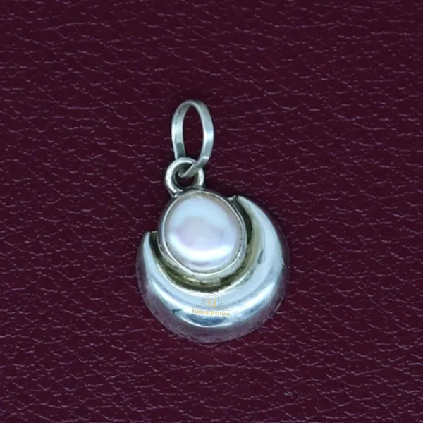 Silver_Pure_925_100%_Natural_Pearl_Motif_Moon_Pendent,_Chand_Pendant_Locket_For_Women_And_Men