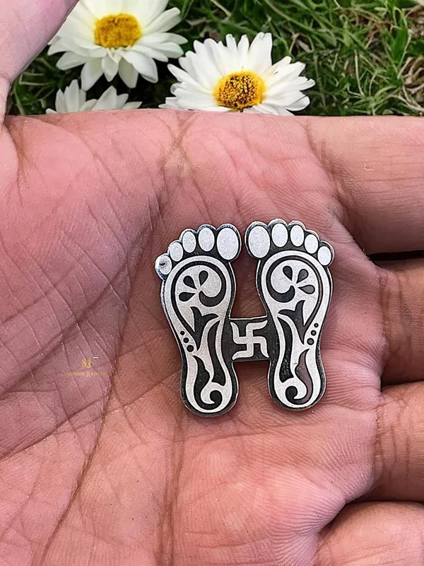 Silver_By_Pure_Charan_Paduka_Chaandi_Ke_Charan_Paduka_God_Footprints_Religious_Footprint_Paduka_Khadau_Khadou_-_925_Pure_Bis_Hallmarked_30Mm_:6.5_Gms