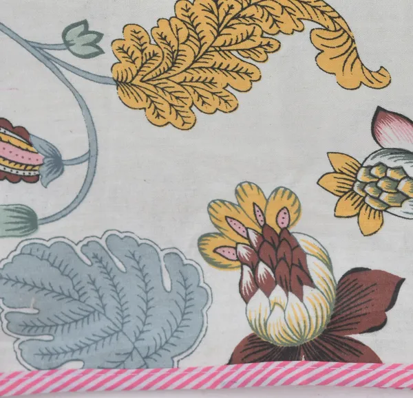 Pink_&_White_Premium_Quality_Cotton_Floral_Top_Sheet