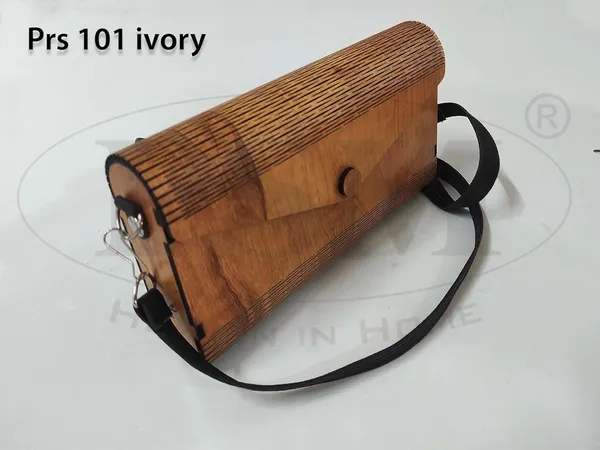 Multicolor_Wooden_Ladies_Purse_(Clutch)_;_Made_From_Different_Wood_Grains