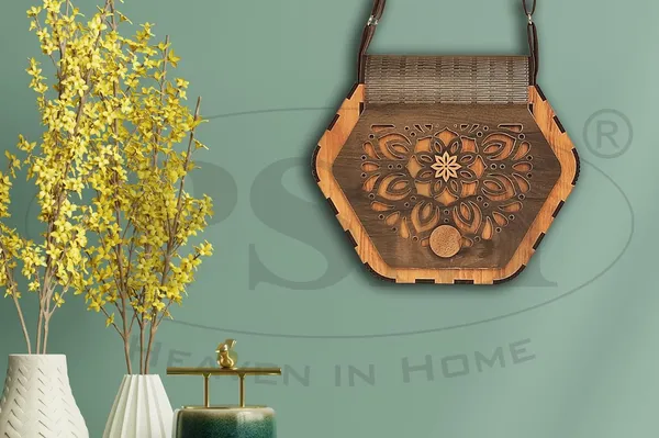 Dark_Ivory_Brown_Wooden_Floral_Pattern_Ladies_Purse(Clutch);_Made_From_Different_Wood_Grains