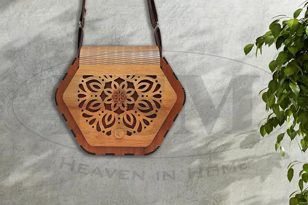 Red_Brown_Wooden_Ladies_Purse(Clutch);_Made_From_Different_Wood_Grains