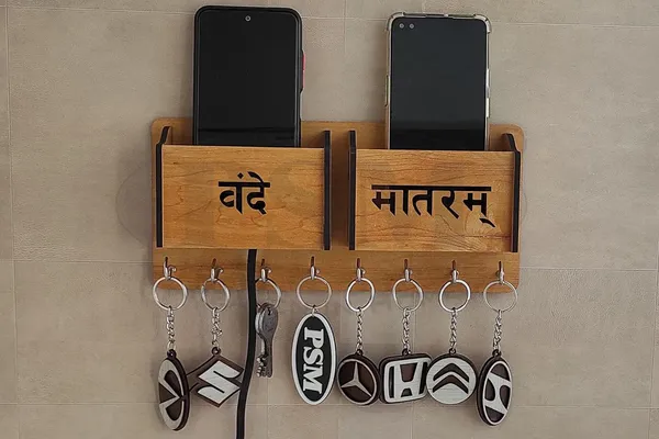 Ivory_Wooden_Key_Holder_With_Storage_Box