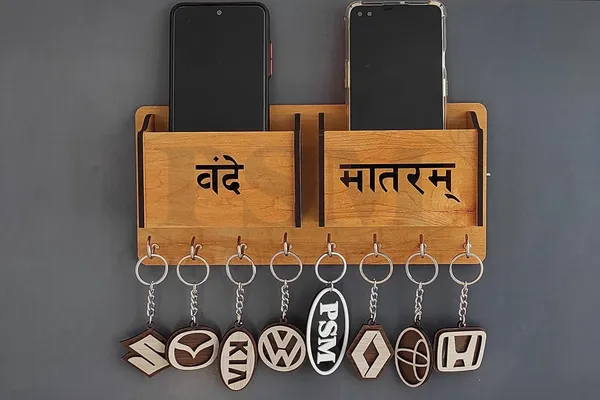 Ivory_Wooden_Key_Holder_With_Storage_Box