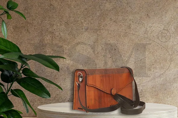 Brown_Wooden_Clutch_Purse;_Made_From_Different_Wood_Grains.