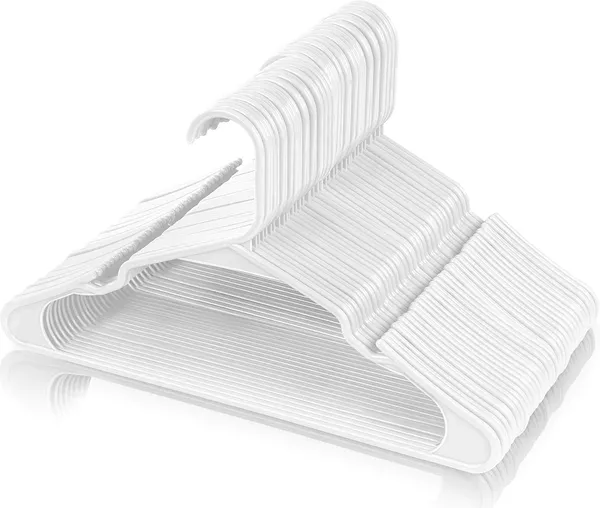 White_Plastic_Hangers_For_Clothes