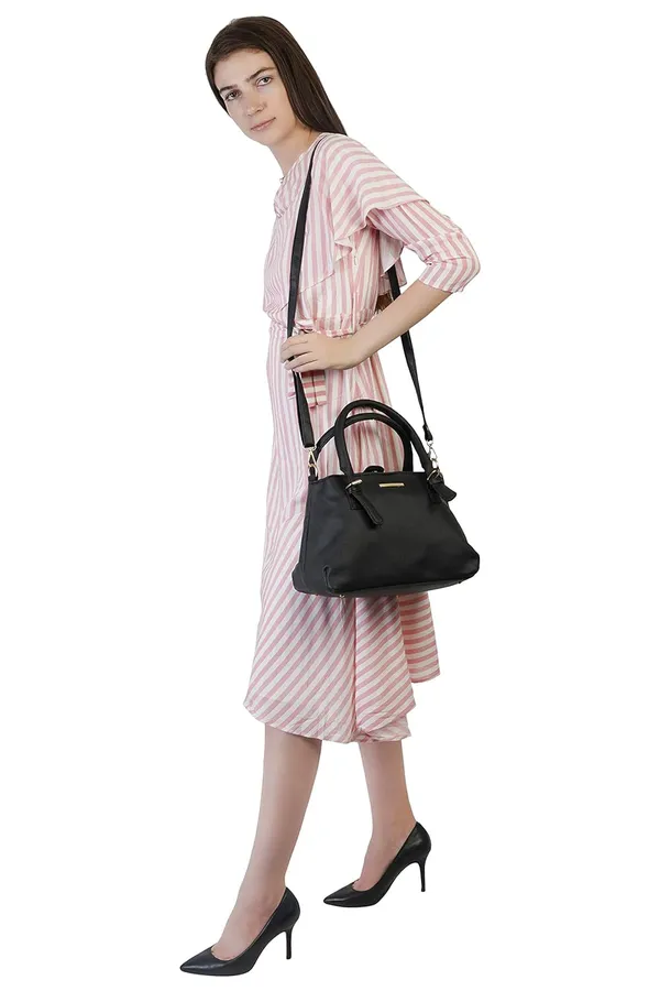 Black_Premium_Quality__Frozenhandbag_For_Women