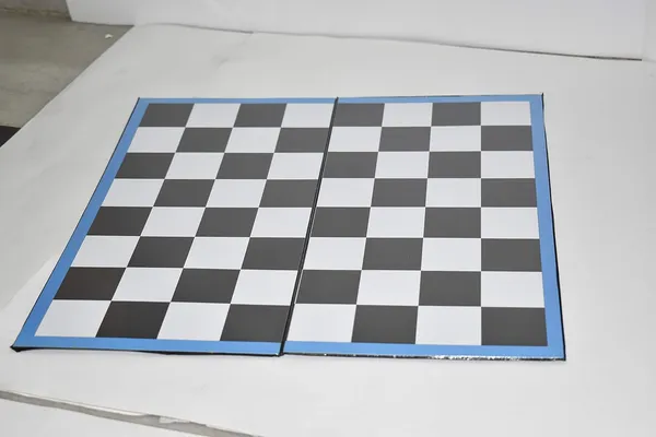 Multicolor_Deluxe_Chess_Game_For_Kids_and_Family