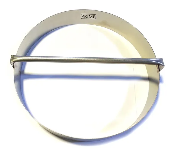 Round_Steel_Ring_Cake_Cut_Outs_Pizza_Base_Cutter_With_Handle_(11_Inch)