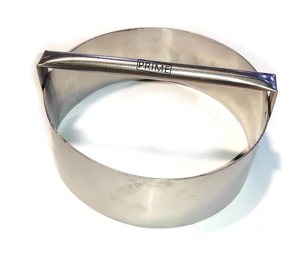 Round_Steel_Ring_Cake_Cut_Outs_Pizza_Base_Cutter_With_Handle_(12_Inch)