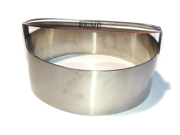 Round_Steel_Ring_Cake_Cut_Outs_Pizza_Base_Cutter_With_Handle_(12_Inch)