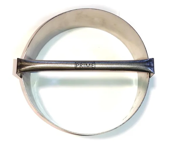 Round_Steel_Ring_Cake_Cut_Outs_Pizza_Base_Cutter_With_Handle_(6_Inch)