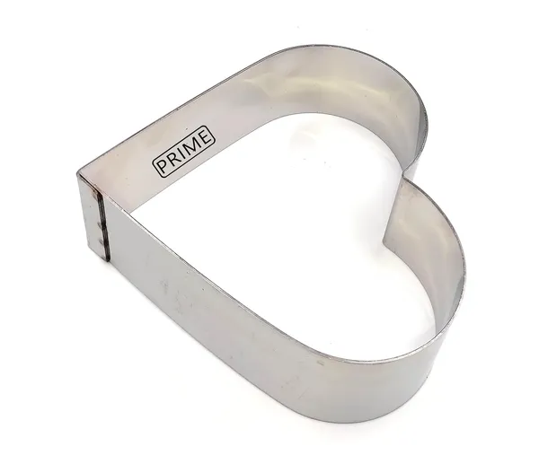 Stainless_Steel_Heart_Shaped_Cut_Out_Fondant_Cake/Pizza_Base_Baking_Cutter_(9_Inch)