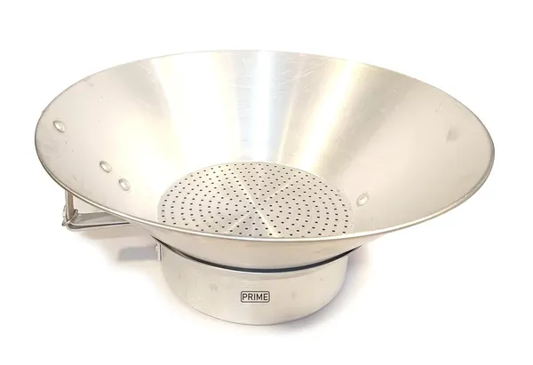 Silver_Large_Perforated_Colander_Strainer_Basket_For_French_Fries,_Deep_Fry,_Boiling_Steaming_Poaching_Blanching_Noodles