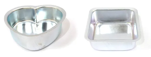 __Small_Aluminium_Cake_Moulds_For_Oven,_2_Shapes_(Heart_And_Square)