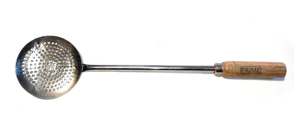 Iron_Boondi/Poori_Skimmer_Frying_Strainer_With_Wooden_Handle_(Medium)