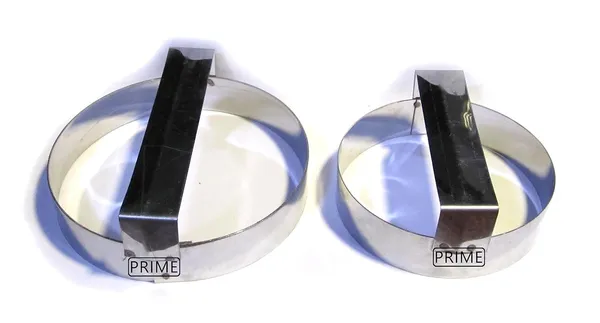Set_Of_2___Round_Stainless_Steel_Tikki/Burger/Cookie/Pastry/Biscuit/Muffin/Poori_Cutter_With_Handle
