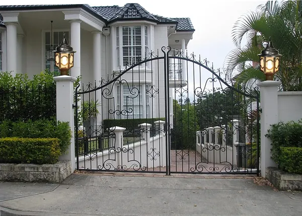Avior_Black_Metal_Decorative_Exterior_Round_Gate_Light_Lamp_For_Home,_Office,_Garden,_Park,_Farmhouse