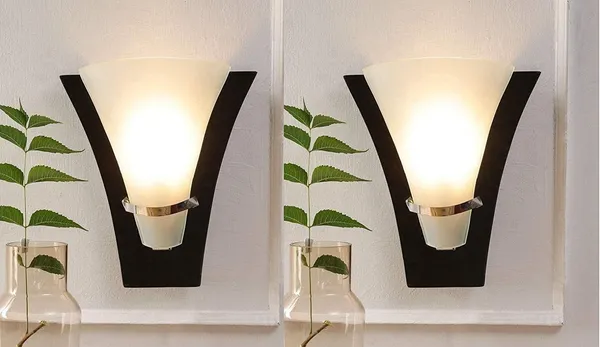 Avior_Brown_Round_Wall_Led_Lamp,_(Glass)