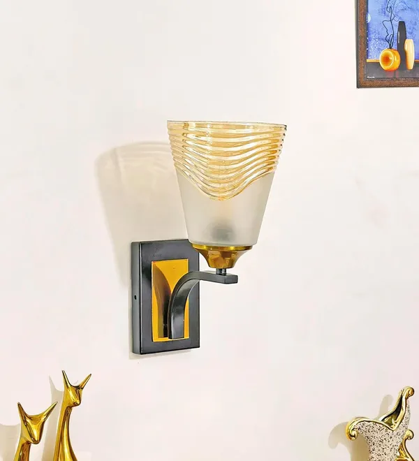 Avior_Black_And_Gold_Wall_Lamps_For_Bedroom,_Living_Room,_Kitchen,_Offices,_Gallery,_Offices_Wall_Lights_And_Cafe_Wall_Lights