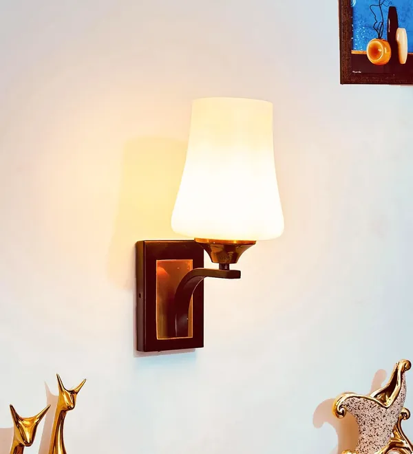 Avior_Black_And_Gold_Wall_Light_For_Bedroom,_Living_Room,_Kitchen,_Offices,_Gallery,_Offices_Wall_Lamps_And_Cafe_Wall_Lights