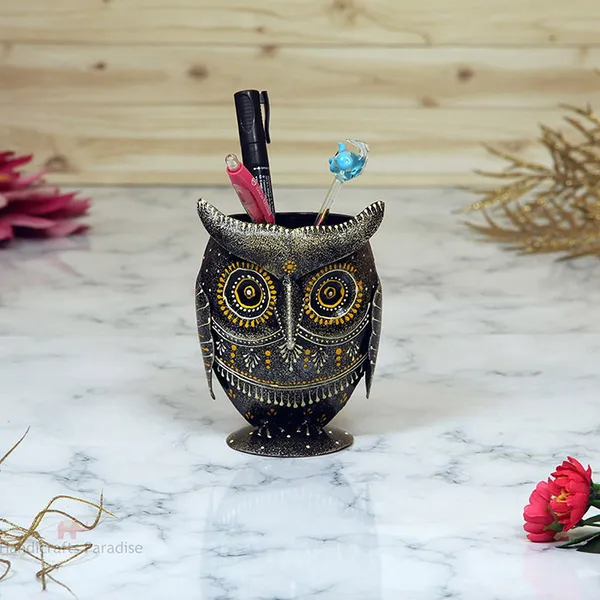Black_Pen_Stand_In_Iron_Owl_Design